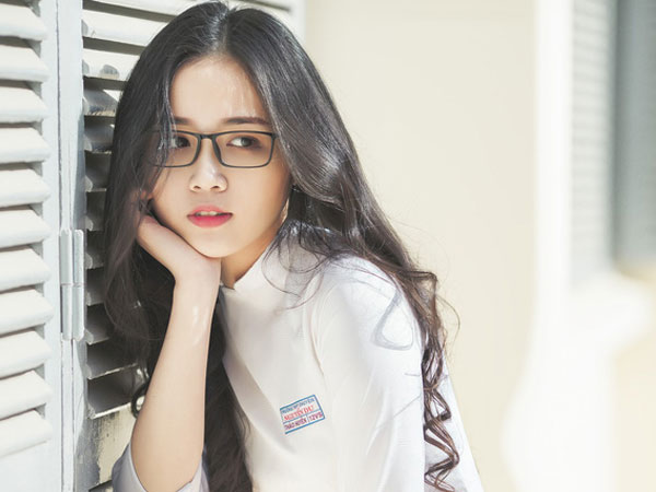 Không thể rời mắt trước nữ sinh 2000 đến từ Đắk Lắk vì xinh đến 'rụng rời'