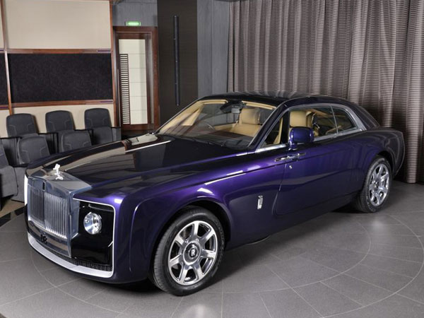 Rolls-Royce Sweptail 12,8 triệu USD xuất hiện tại đại lý