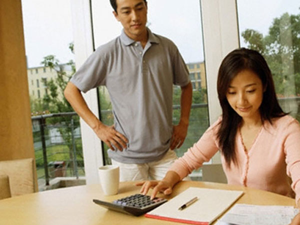 Đau đầu vì vợ luôn miệng bì tị chuyện đóng góp Tết với nhà chồng