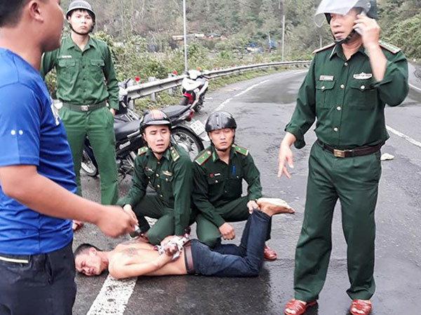 Dùng xe con truy đuổi kẻ trộm xe máy