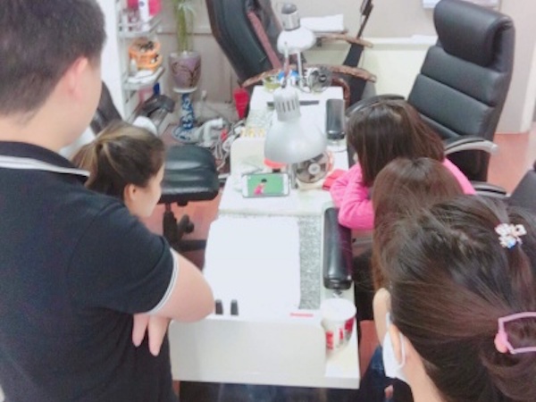 Fan Việt ở nước ngoài vỡ oà vì chiến thắng của U23 Việt Nam