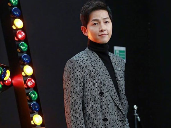 'Ông chồng quốc dân' Song Joong Ki: Từ chối đi dự tiệc vì sợ vợ ở nhà buồn