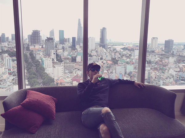 Rộ lên ảnh Bi Rain có mặt tại TP. Hồ Chí Minh vào hôm nay, nhưng liệu bà xã Kim Tae Hee có đi cùng?