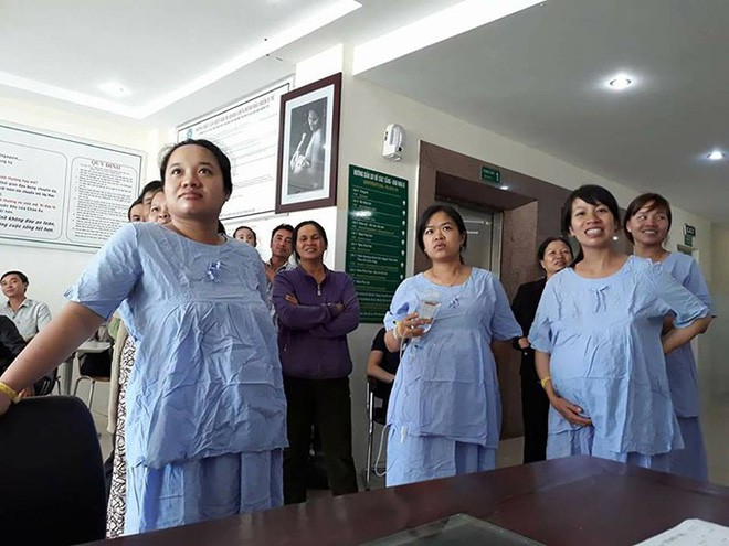 Bà bầu vừa chờ đẻ, vừa 'quẩy' hết mình trong trận bán kết của U23 Việt Nam