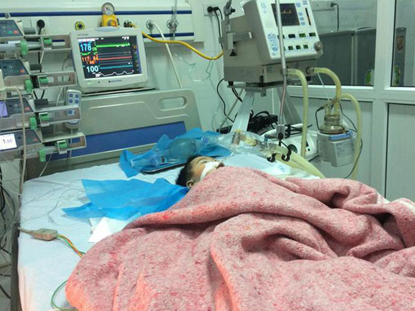 Cháu bé 8 tháng tuổi nguy kịch sau mũi tiêm của nữ điều dưỡng bệnh viện Đông Anh đã tử vong