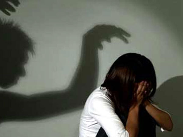 Gã trai 19 tuổi dụ bé gái 14 tuổi vào nhà nghỉ
