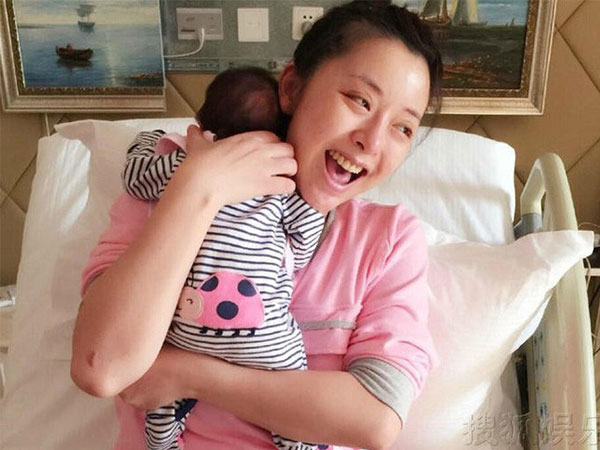 Chia sẻ quan điểm chỉ muốn đẻ 1 con rồi đi chơi cho hết thanh xuân, mẹ trẻ này khiến chị em tranh cãi dữ dội