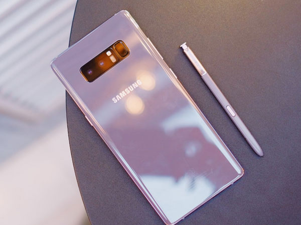Galaxy Note 8 tím khói: Đẹp như phụ kiện thời trang