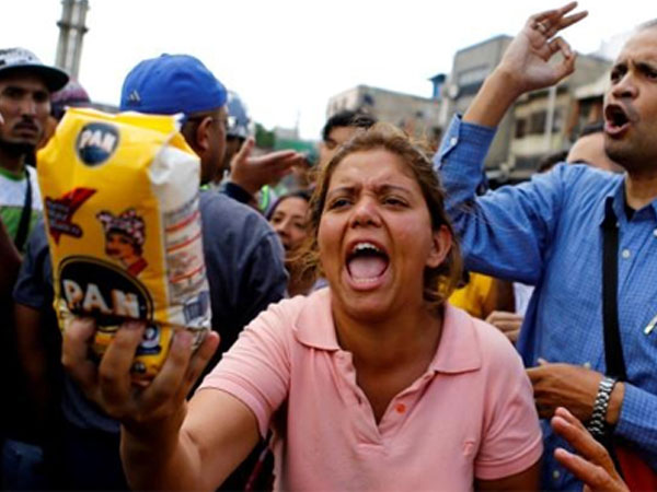 Giá cả ở Venezuela có thể tăng hơn 130 lần trong năm 2018