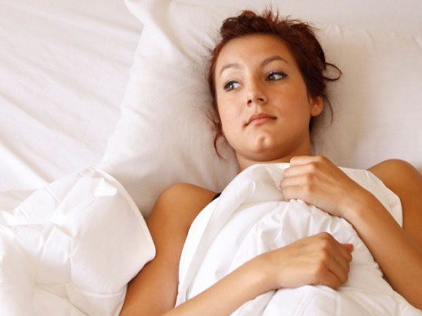 Sau ngày cưới 1 tháng em mới có đêm tân hôn, nhưng đó đúng là "một trò đùa"