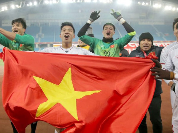 Trước thềm chung kết giữa U23 Việt Nam và U23 Uzbekistan, hãy xem dàn Táo Quân dự đoán tỉ số cực hài hước!