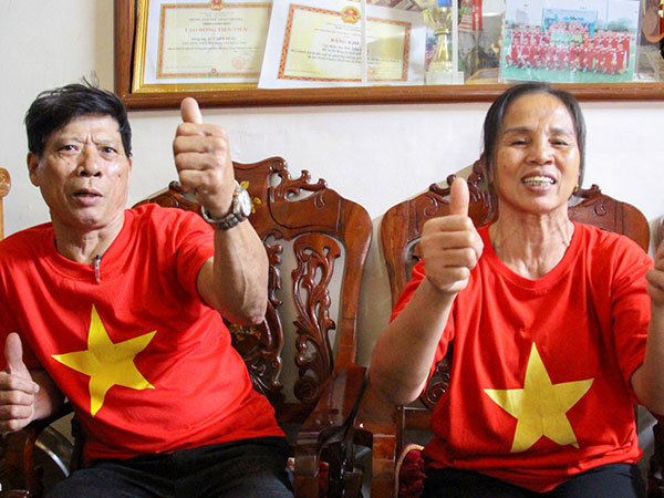 Cha mẹ Công Phượng, Tiến Dũng mong U23 lập nên kỳ tích
