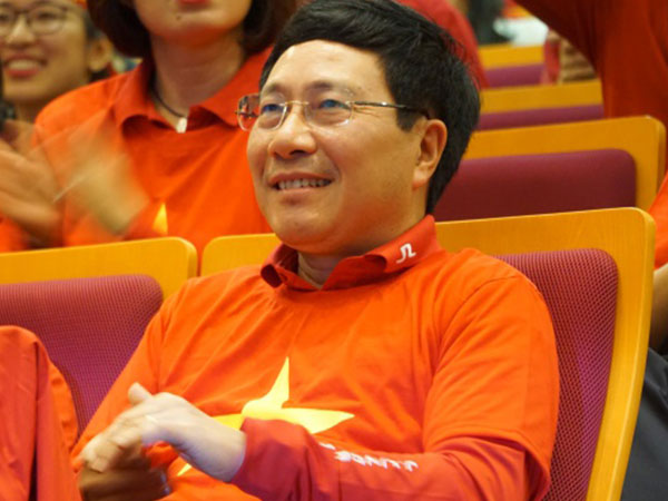 Phó Thủ tướng Phạm Bình Minh cổ vũ U23 Việt Nam