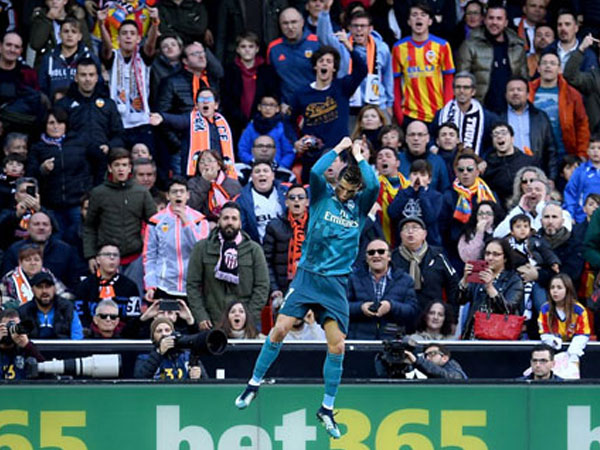 Ronaldo lập cú đúp penalty, Marcelo ghi tuyệt phẩm giúp Real đại thắng