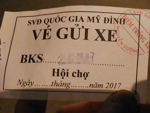 Trước giờ G đón U23 VN, vé xe ở sân Mỹ Đình đắt 'cắt cổ'