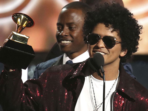 Bruno Mars đại thắng tại Grammy 2018