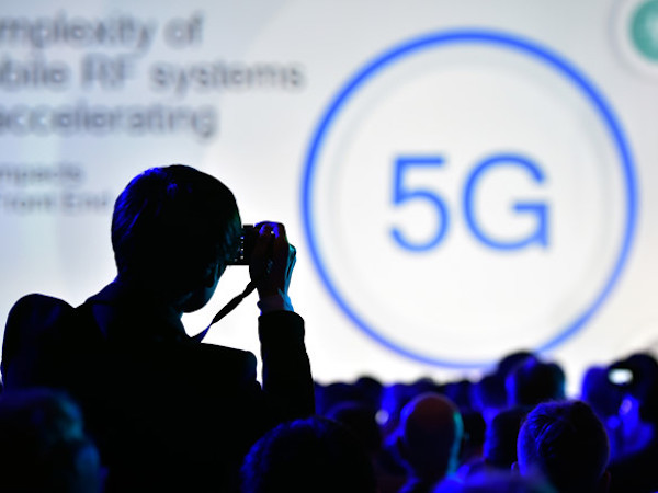 Cố vấn Trump xem xét dùng mạng 5G để chống gián điệp TQ