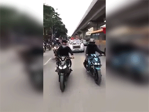Đoàn xe ăn hỏi phong cách 'trạng nguyên về làng' gây tranh cãi trên MXH