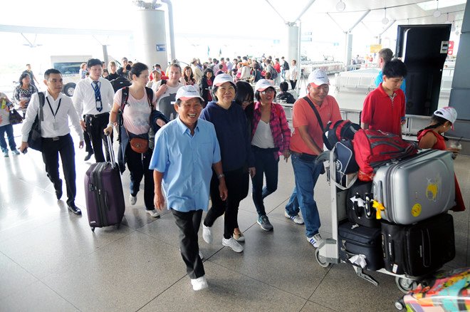 Du lịch Tết nhớ đời: Cẩn thận bị đói, thủ sẵn mì tôm