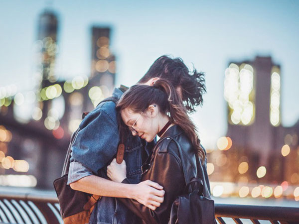 Những lời nói dối ngọt ngào mà chị em rất muốn nghe