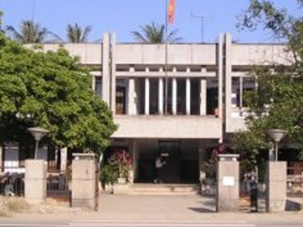 Thông tin trái chiều phó chủ tịch huyện đánh nhân viên