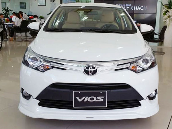 Sát tết, Toyota đồng loạt giảm giá Camry, Vios...