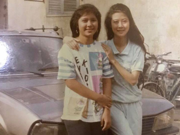 'Người đẹp Tây Đô' Việt Trinh khoe ảnh chụp cùng với Diễm Hương gần 30 năm về trước