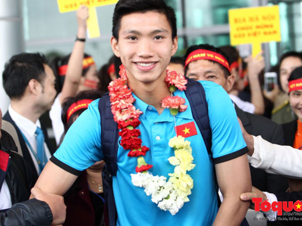 Thái Bình: Ùn tắc nhiều km đường chào đón hotboy U23 Đoàn Văn Hậu