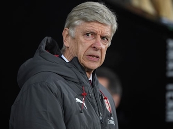 Wenger: 'Arsenal tự sát với những sai lầm lớn bất thường'