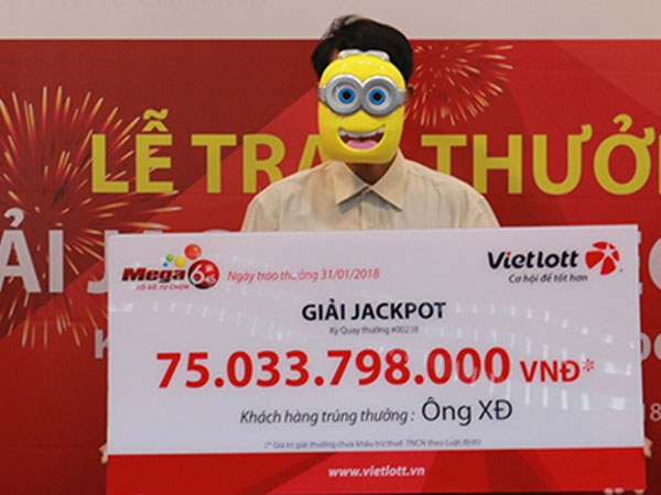 Chủ nhân giải Jackpot 75 tỷ tặng U23 Việt Nam 100 triệu đồng