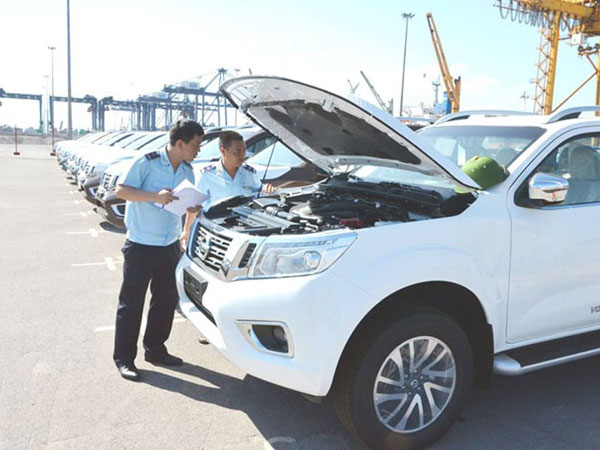 Sốc: Không 1 chiếc ô tô nào nhập qua cảng TP.HCM