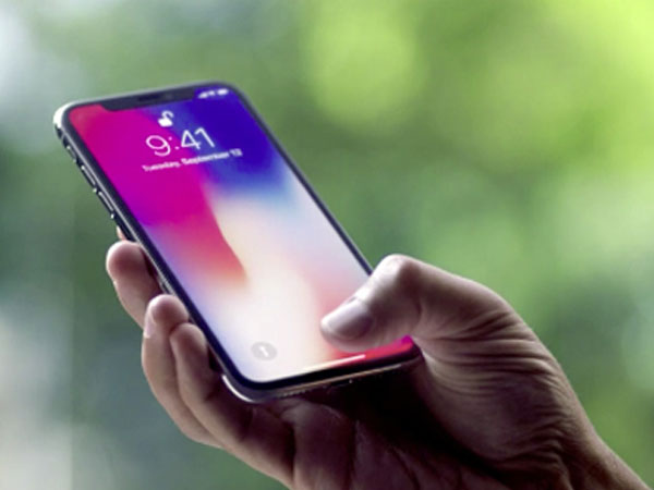 Hai luật sư Việt Nam kiện Apple vì làm chậm iPhone