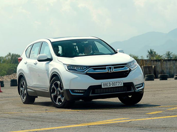 Honda CR-V mới hết xe, đại lý không mặn mà nhận khách