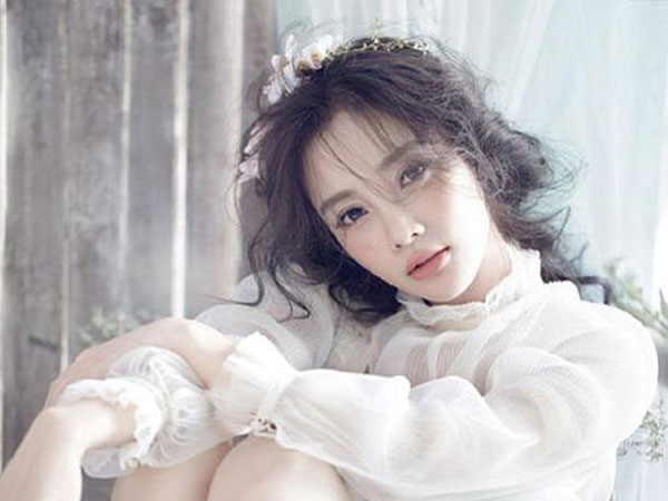 Lý Tiểu Lộ bất ngờ khởi kiện phía tung tin ngoại tình sau đúng 1 tháng scandal nổ ra