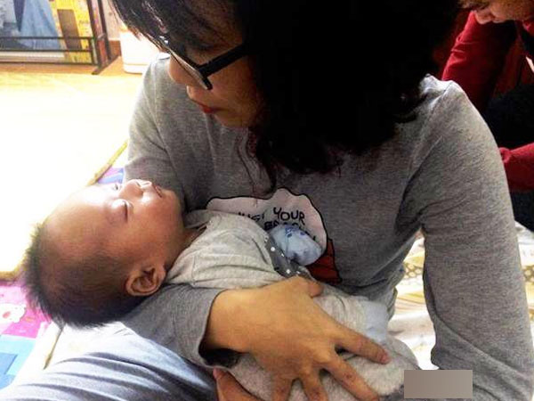 Mẹ sinh con 40 ngày phát hiện ung thư: 'Chỉ ước sống đến ngày con có ký ức về mẹ'