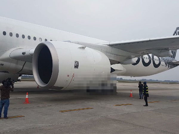 Siêu máy bay Airbus 350 trình diễn tại Nội Bài