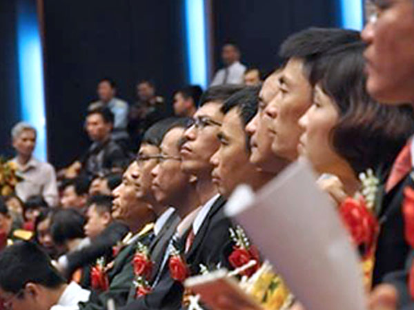 Số lượng phó giáo sư tăng đột biến: Có phải 'chạy vét'?