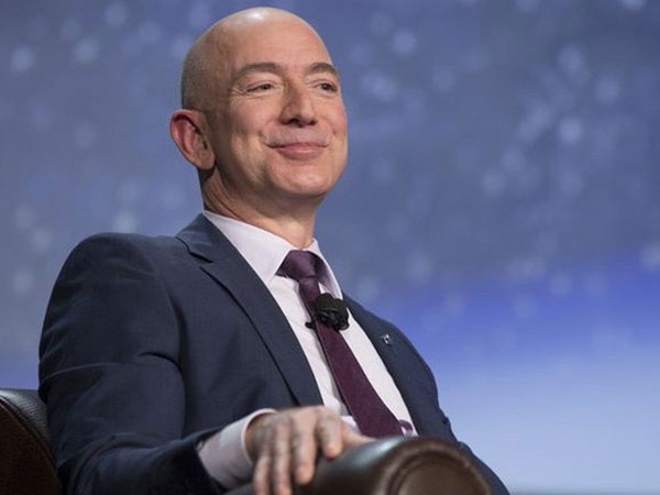 Tài sản ông chủ Amazon tăng 6,5 tỷ USD sau một đêm