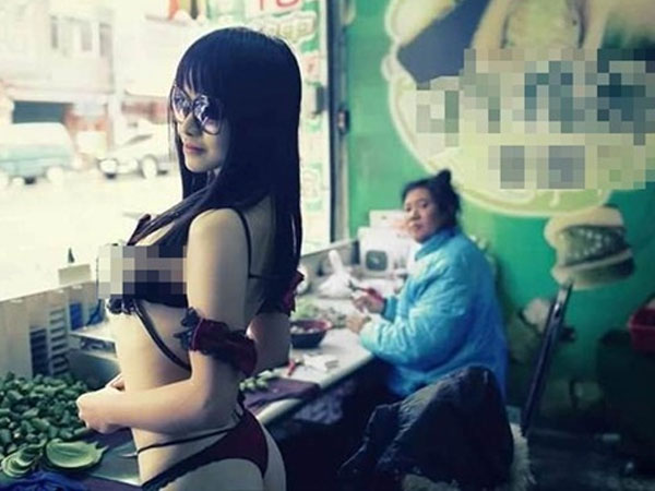 Gái trẻ mặc bikini bán trầu cau bất chấp giá lạnh gây phẫn nộ