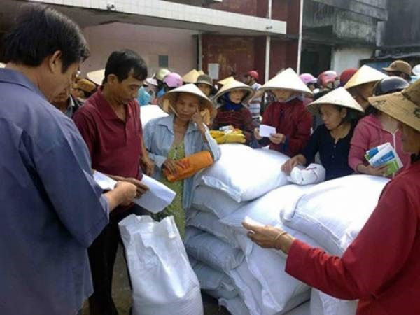 Xuất gạo cứu đói cho người dân Nghệ An mất mùa