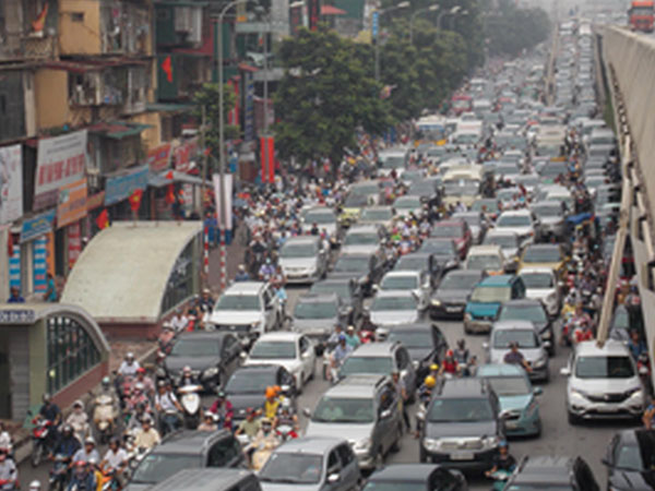 Hà Nội: Giáp tết, nhiều tuyến đường tê liệt