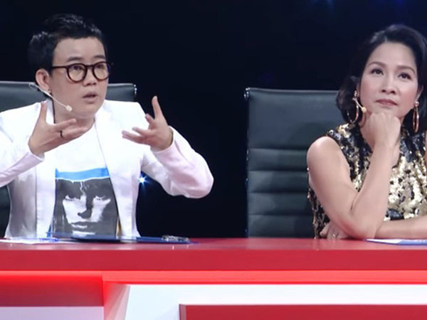 Mắng thí sinh phát khóc, Phương Uyên lại hạ giọng xin lỗi