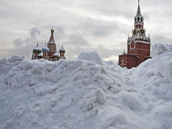 Moscow hứng chịu lượng tuyết rơi trăm năm mới có một lần