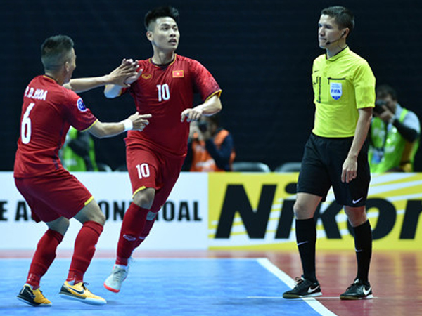 Ngược dòng loại chủ nhà Đài Loan, tuyển futsal Việt Nam vào tứ kết châu Á