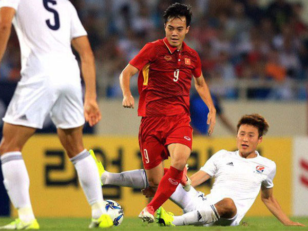 Rời U23 Việt Nam trở về HAGL, 'sát thủ' ngày nào đối diện thực tại khó khăn