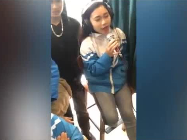 Video: Nữ sinh Thanh Hóa gây sốt khi hát 'chất lừ' không thua kém ca sĩ