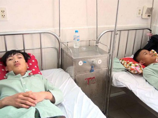 Bợm nhậu tuổi 20 vung dao bấm gây cuồng sát