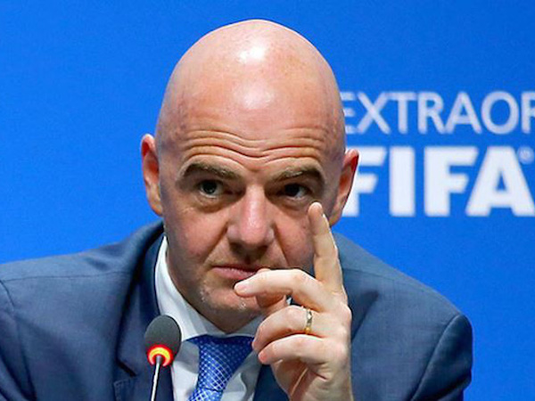 Chủ tịch FIFA sang Việt Nam đúng ngày ông Táo