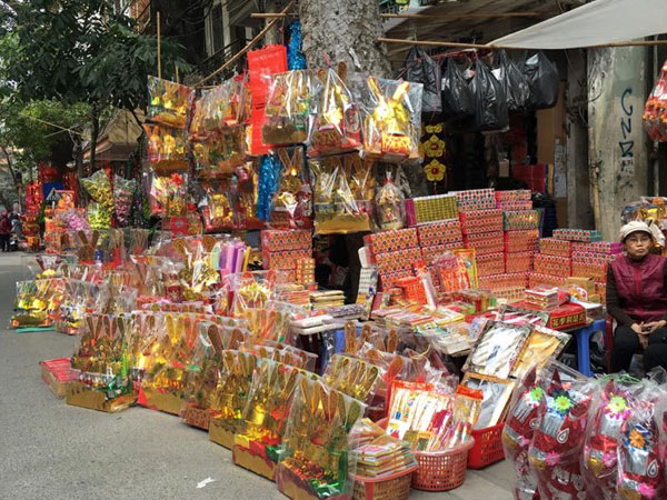 Thị trường đồ lễ ông Công, ông Táo trầm lắng