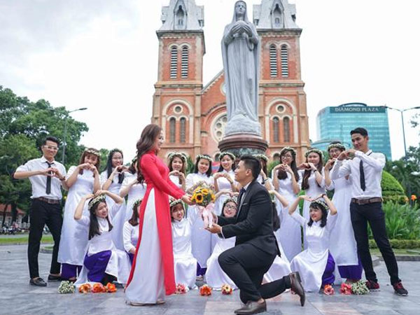Cặp đôi 9X yêu nhau 15 năm tiết lộ cách yêu lâu không chán